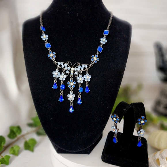 Gunmetal Silver w/ Blue and AB Crystal   Stones Butterfly Necklace Earrings Set - Picture 1 of 11